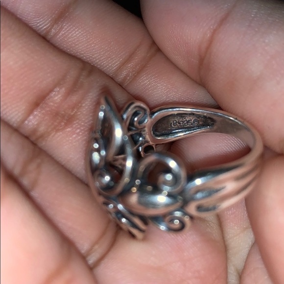 Beautiful Sterling Silver Ring - Picture 9 of 9